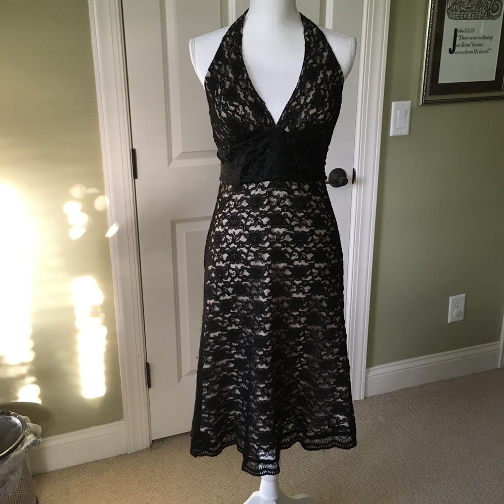 WHBM gorgeous cocktail dress. Very flattering